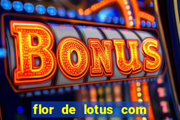 flor de lotus com lua tatuagem