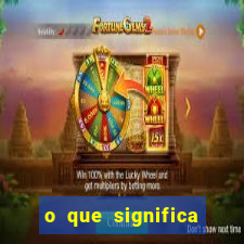 o que significa soprar no ouvido de uma pessoa